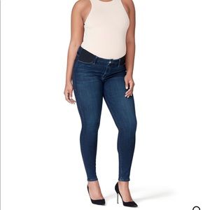Good American Maternity jeans